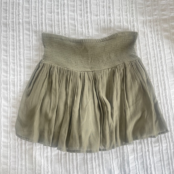 NEW, Olive Green, Mini Ruffle Skort/Skirt, Stretch Waist, Size XL - Picture 1 of 4